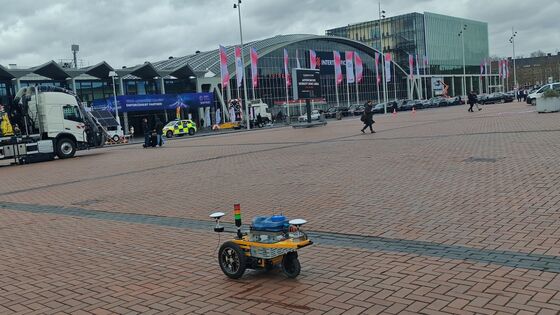 Robot / Mesin Premarking Jalur Jalan- Tampilkan Di Intertraffic Amsterdam 2026